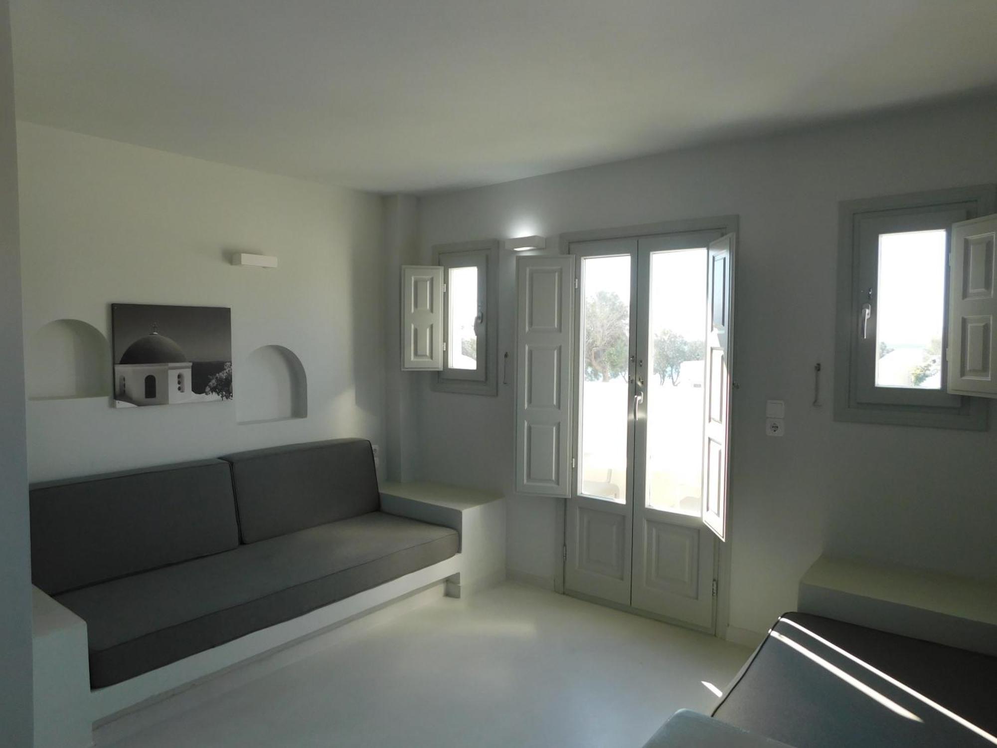 Happy Fish Rooms- Beachfront Perissa  Exterior foto