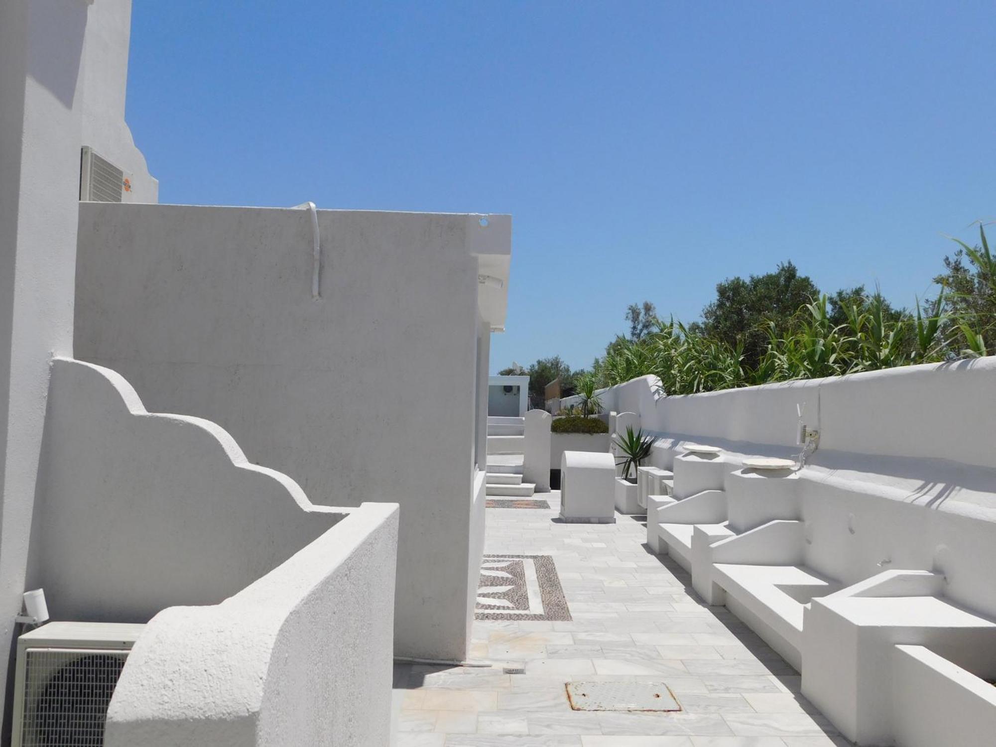 Happy Fish Rooms- Beachfront Perissa  Exterior foto